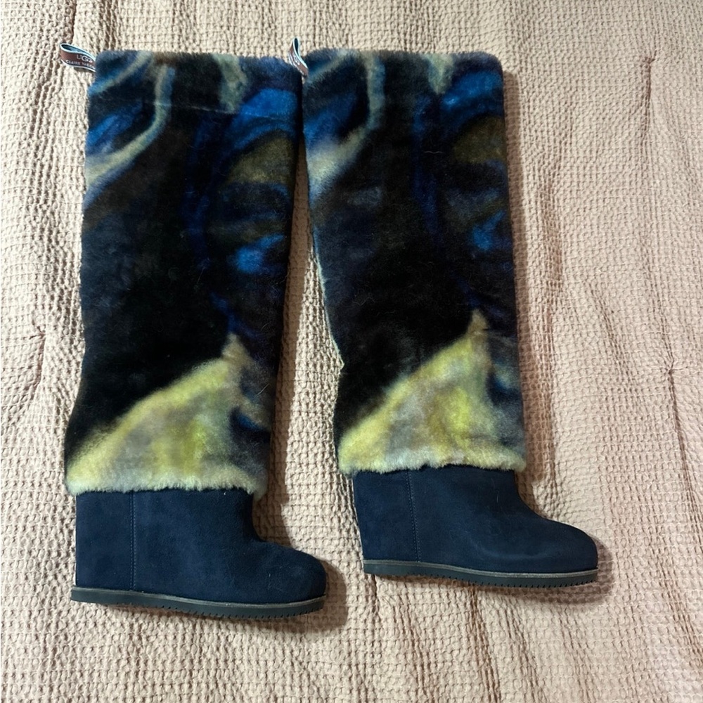Amazing Ugg boots with wedge size 7